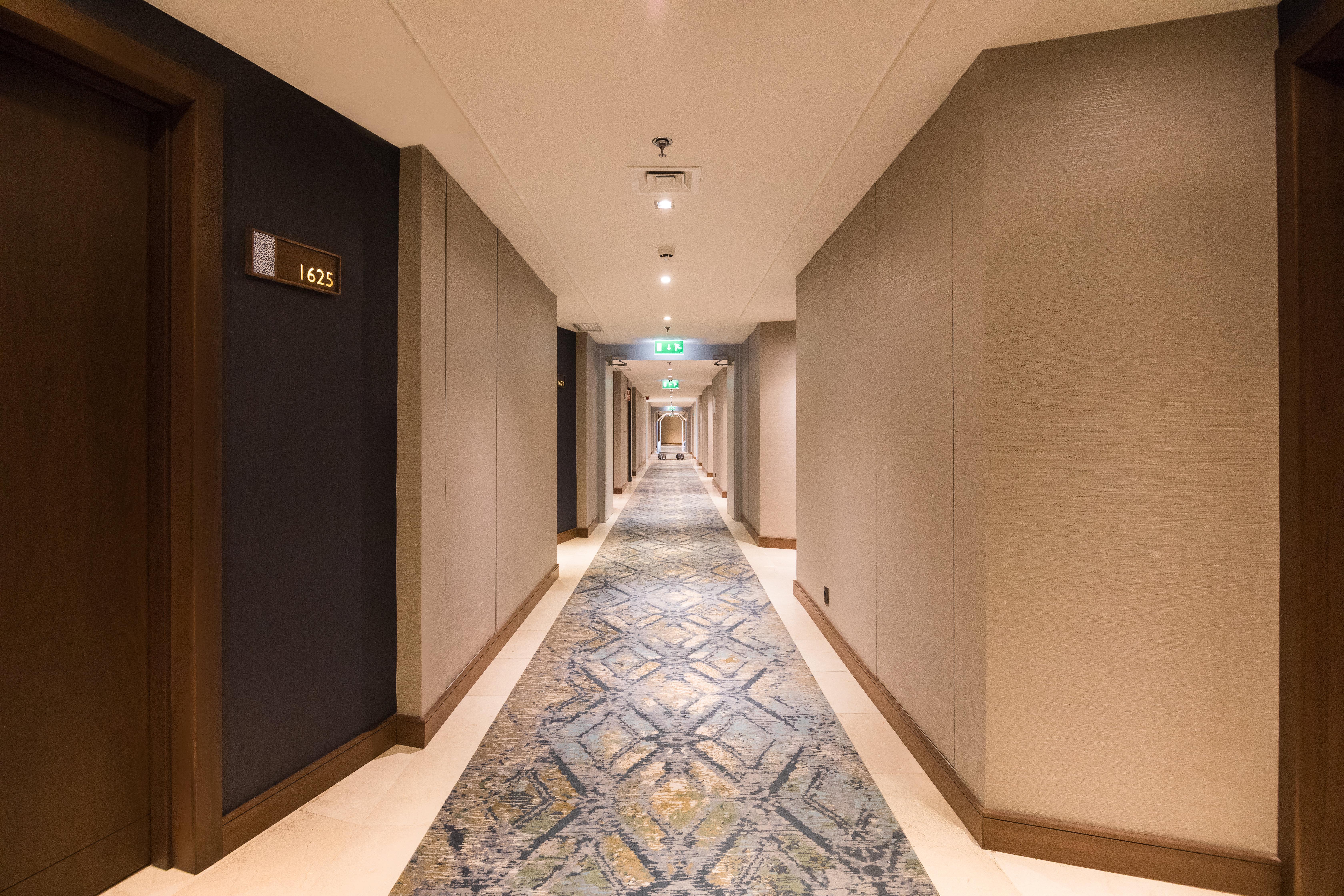 インターコンチネンタル リスボン エクステリア 写真 A corridor at the hotel