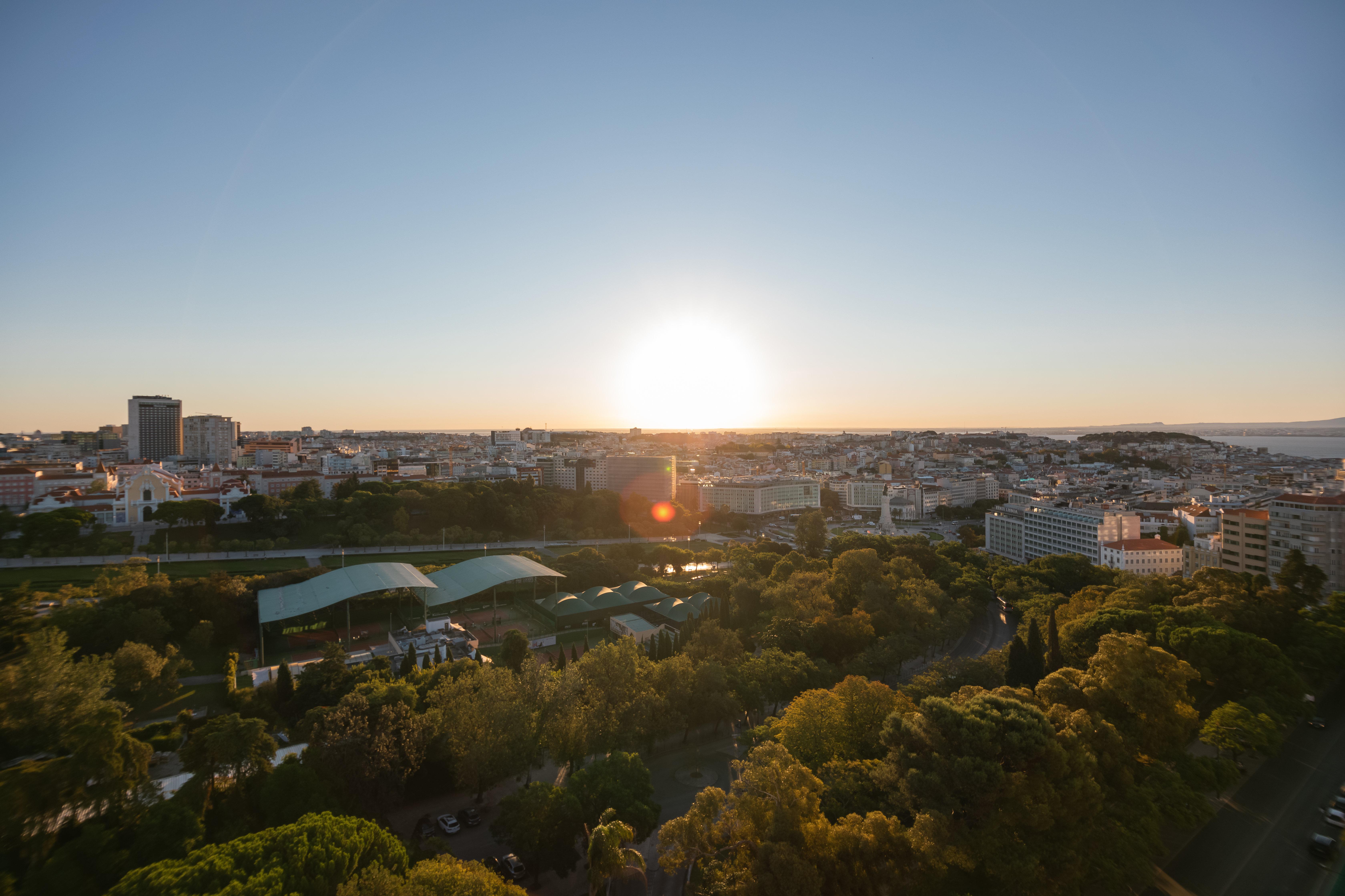 インターコンチネンタル リスボン エクステリア 写真 View of the city from the park